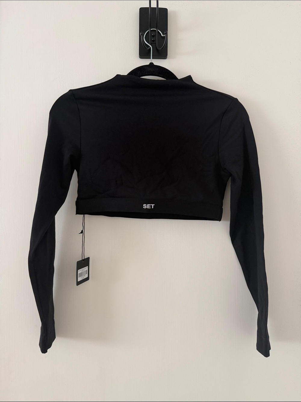 SET Active Black Long-Sleeve Cropped Athletic Top